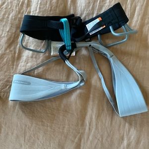 NWT Women’s Black Diamond climbing harness